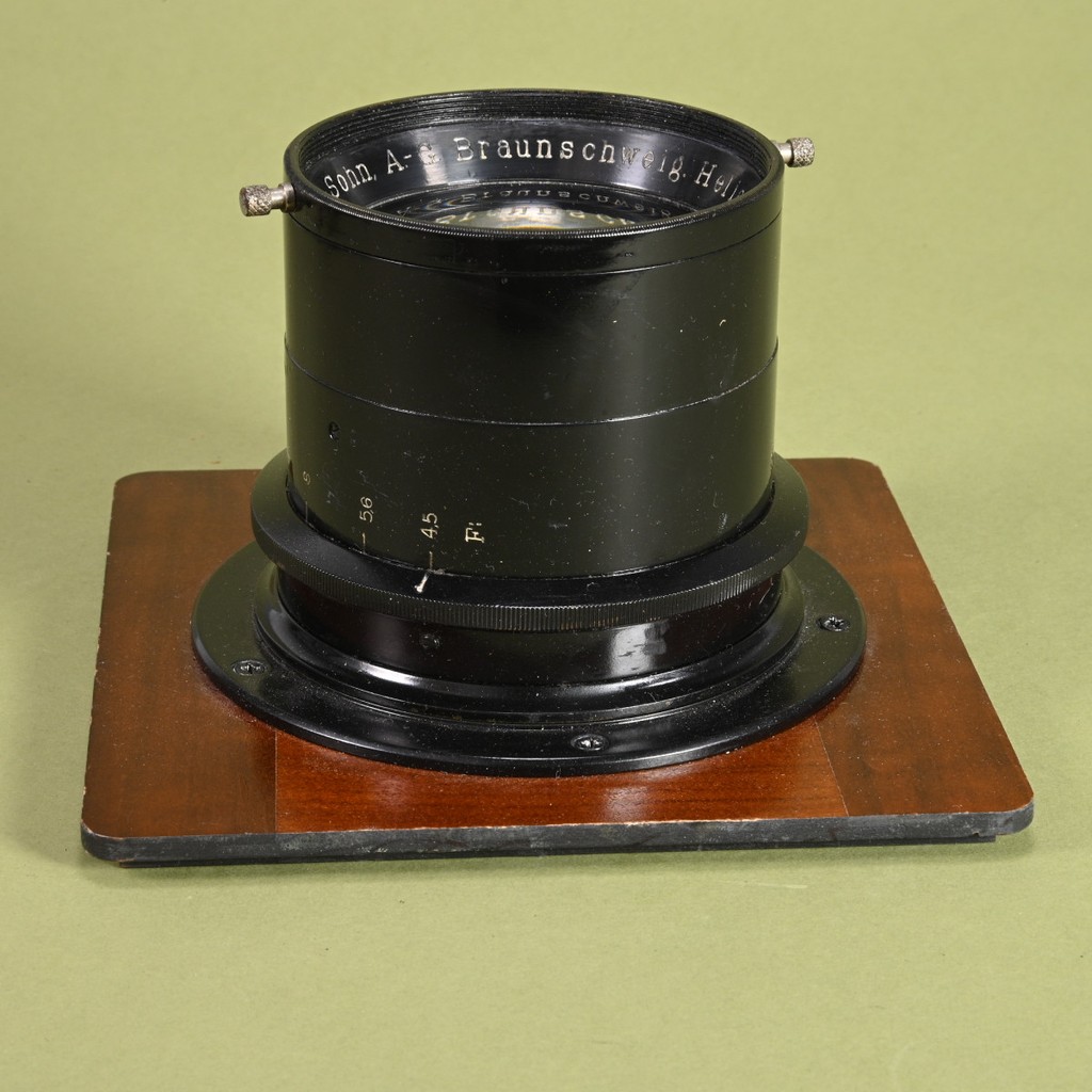 Voigtländer 300mm f/4.5 Pre-Universal Heliar Large Format Lens