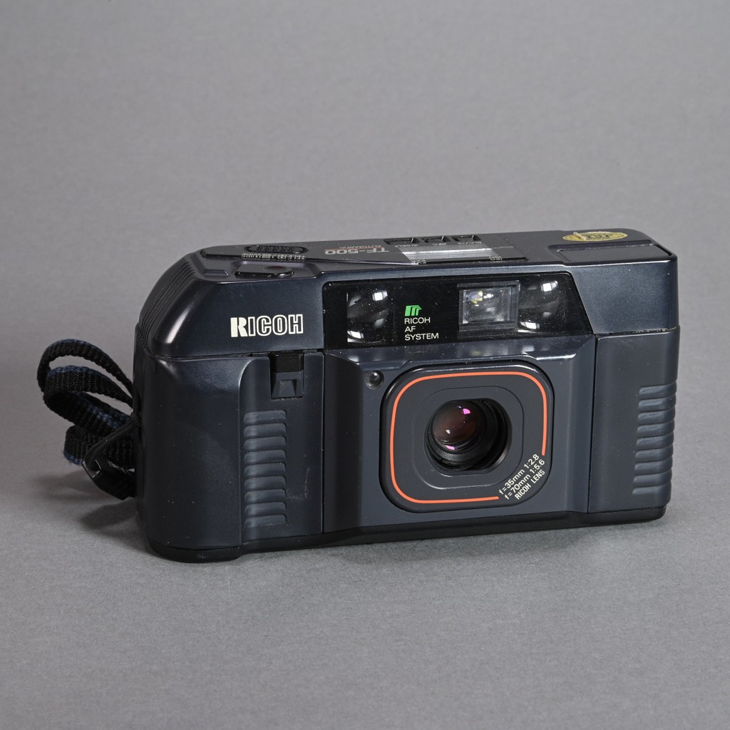 RICOH TF-500D フィルムカメラ（イ-70） Ricoh TF-500D Dual Lens 35mm Point and Shoot Camera | Blue Moon Camera