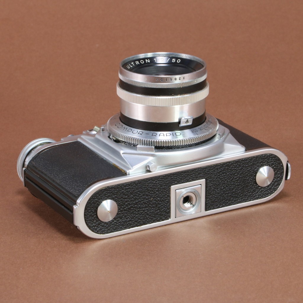 Voigtlander Prominent Camera with 50mm f2 Ultron Lens | Blue Moon