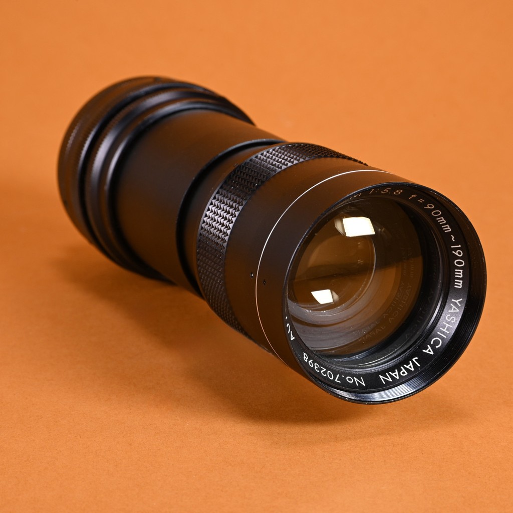Yashica 90-190mm f5.8 Auto Yashinon Zoom Lens for M42 | Blue Moon