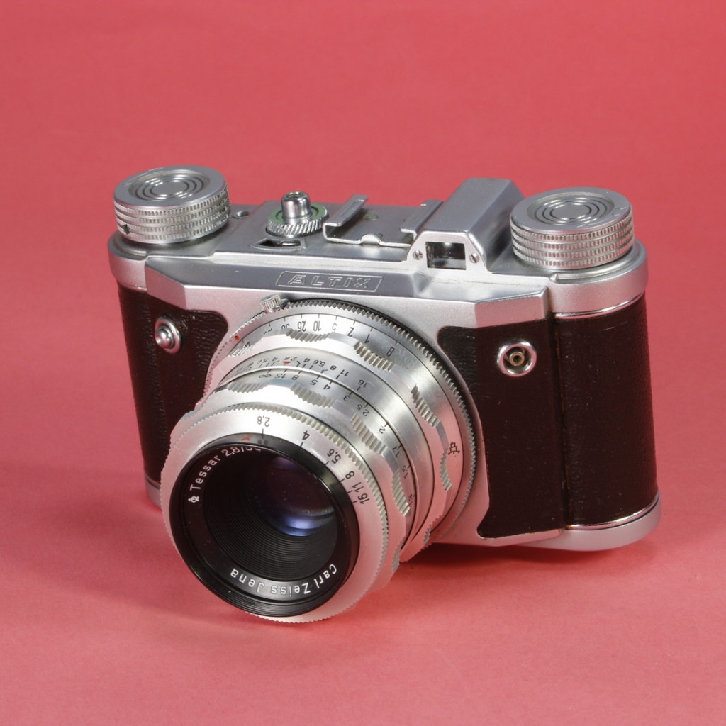 Altissa Altix V Camera with Carl Zeiss Jena 50mm f2.8 Tessar Lens