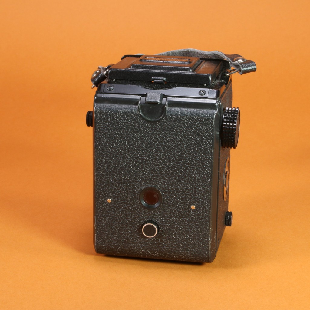 LOMO Lubitel 166B Camera - Classic Medium Format Twin-Lens Camera