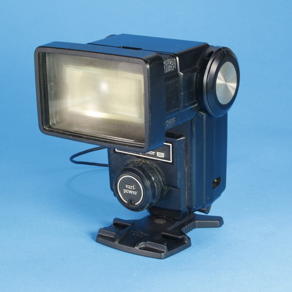 Vivitar 285 Zoom Thyristor Flash | Blue Moon Camera