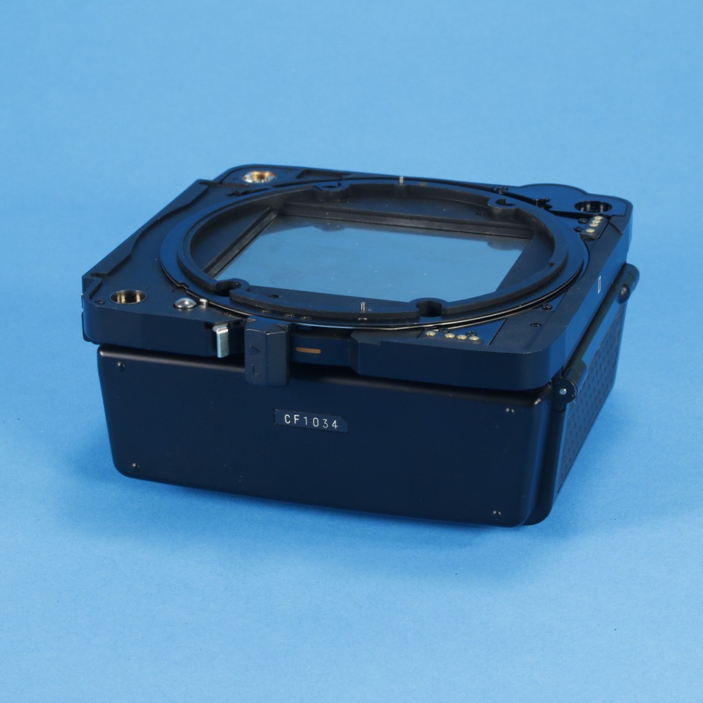 Mamiya RZ67 Pro II 220 Roll Film Back - 6x7 | Blue Moon Camera