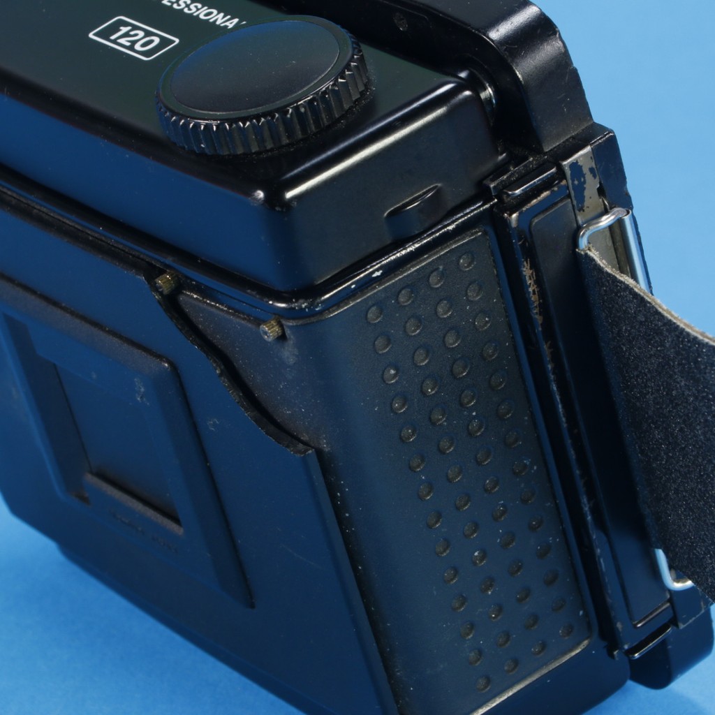 Mamiya RZ67 120 Roll Film Back - 6X7 | Blue Moon Camera