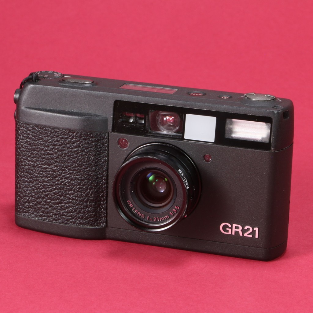 RICOH GR21 コンパクトフィルムカメラ Ricoh GR21 Camera - Compact and Feature-Rich 35mm Camera | Blue
