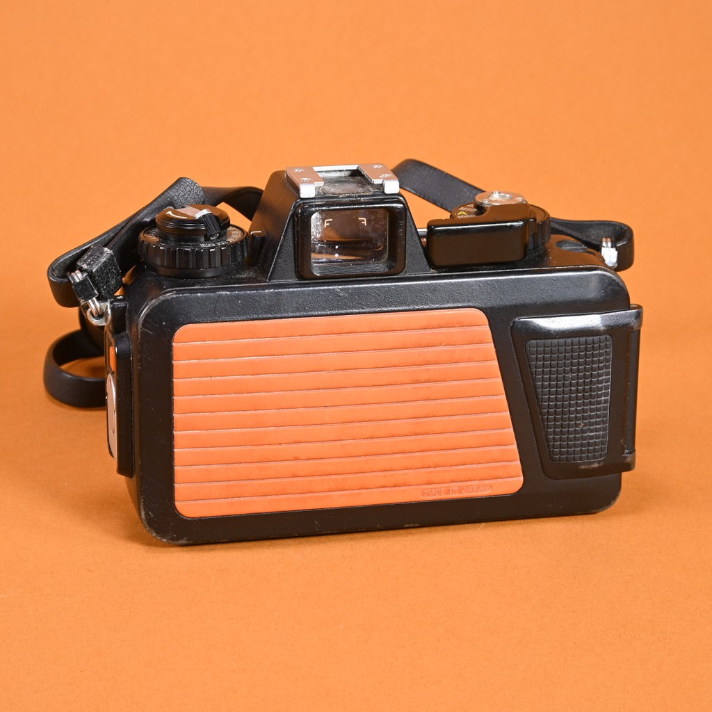Nikonos V Underwater 35mm Camera with 35mm f2.5 Nikkor Lens | Blue