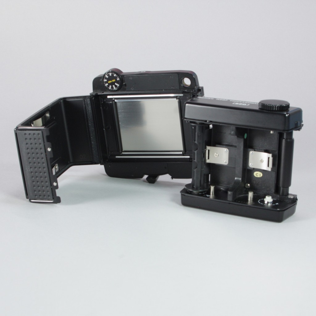 Mamiya RZ67 220 Roll Film Back | Blue Moon Camera