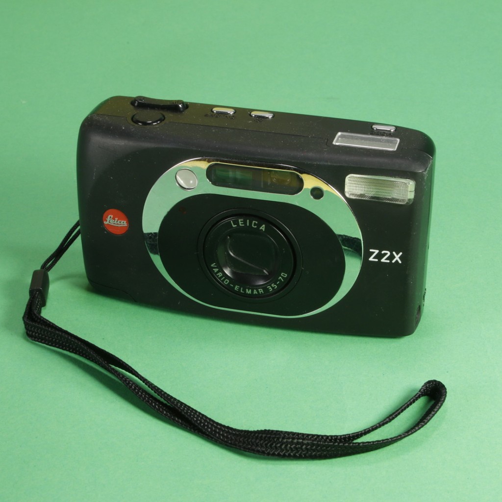 Leica Z2X Camera - Black | Blue Moon Camera
