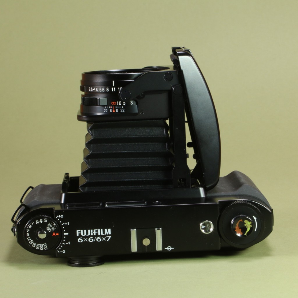 Fuji GF670 Medium Format Camera - Black | Blue Moon Camera