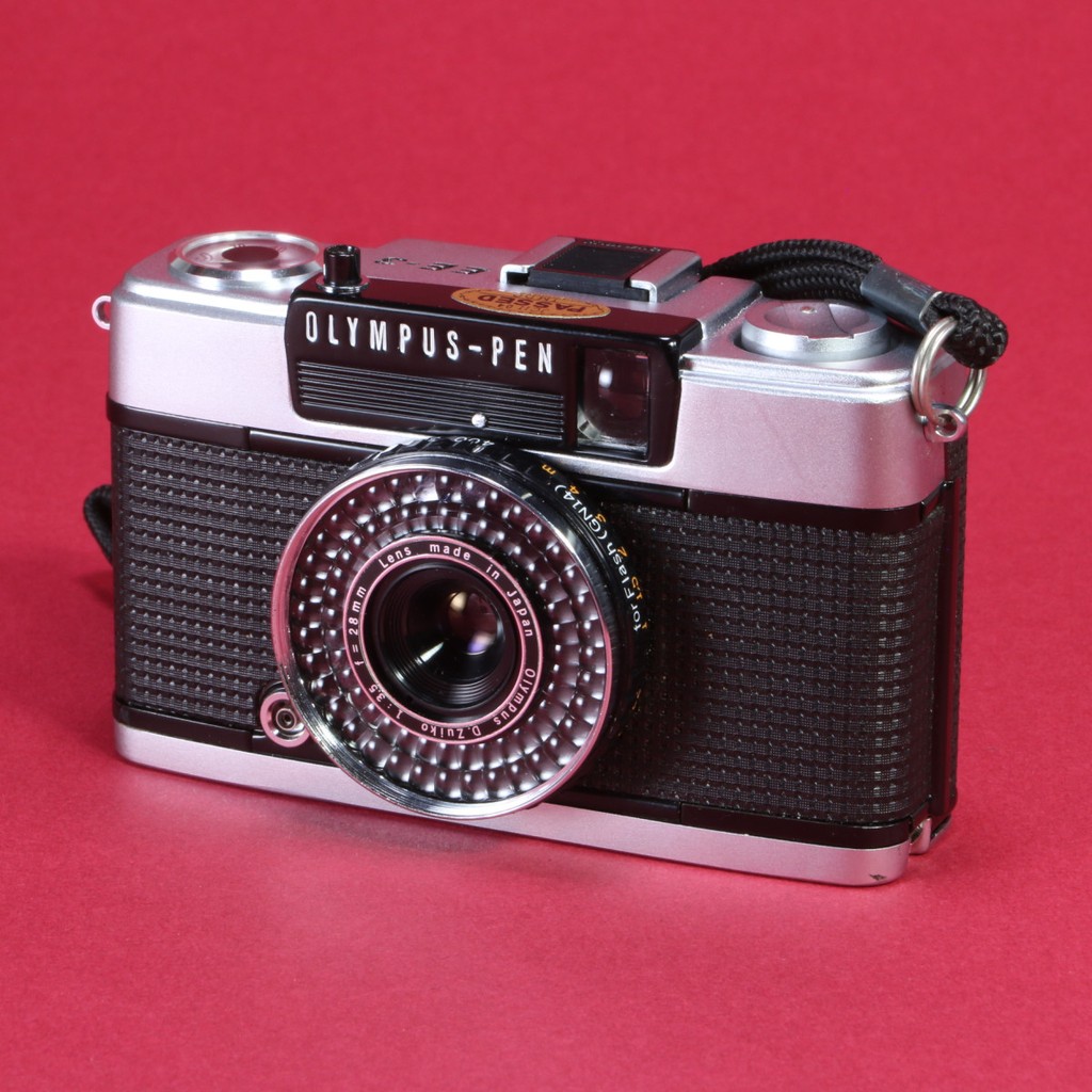 Olympus Pen EE-3 Camera | Blue Moon Camera