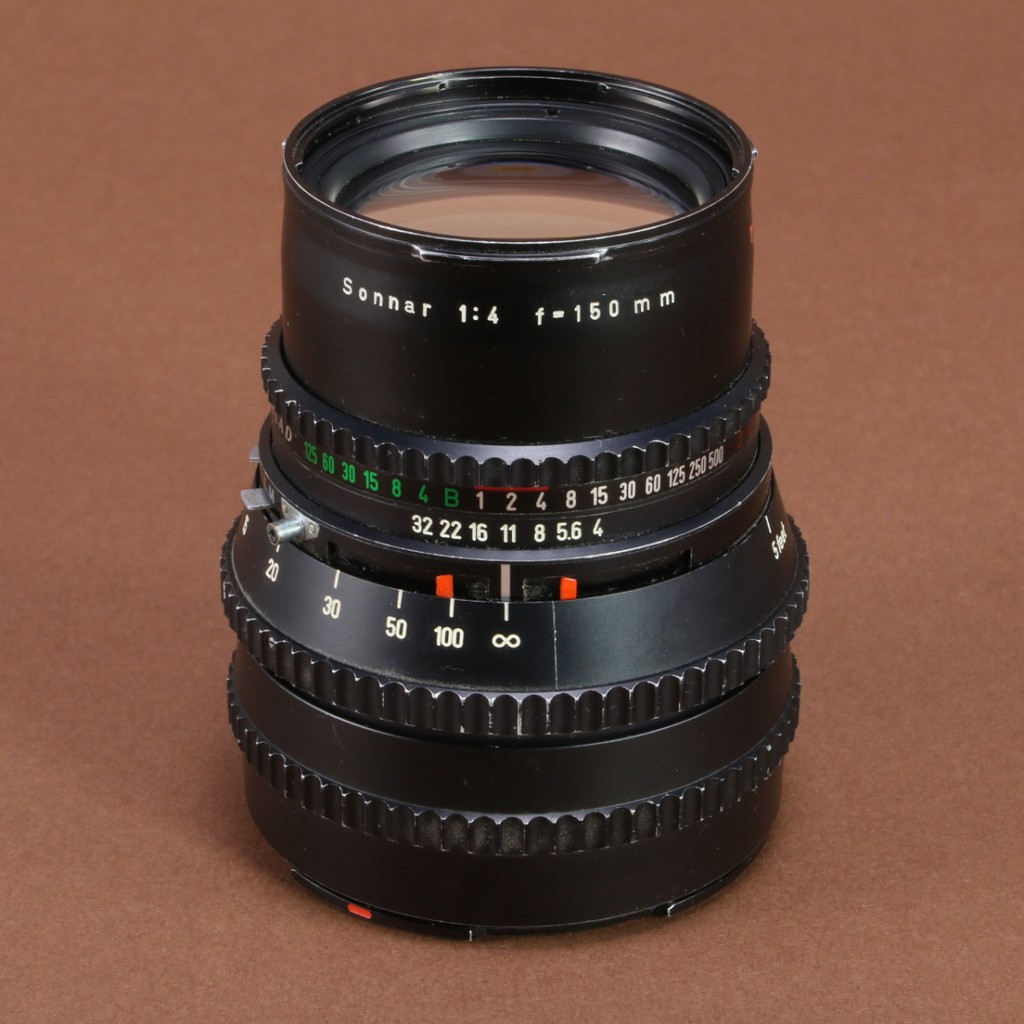 Carl Zeiss 150mm f4 Sonnar T* C Lens for Hasselblad V | Blue Moon