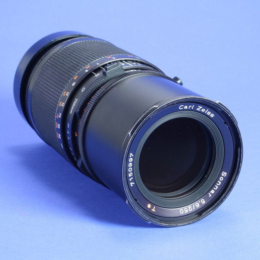 Carl Zeiss 250mm f5.6 Sonnar T* CF Lens for Hasselblad V | Blue