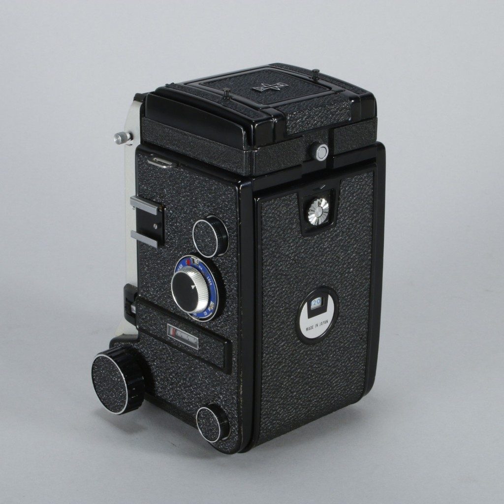 Mamiya C330 Camera with Mamiya 105mm f3.5 Lens | Blue Moon Camera
