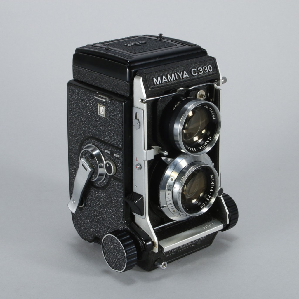 Mamiya C330 Camera with Mamiya 105mm f3.5 Lens | Blue Moon Camera