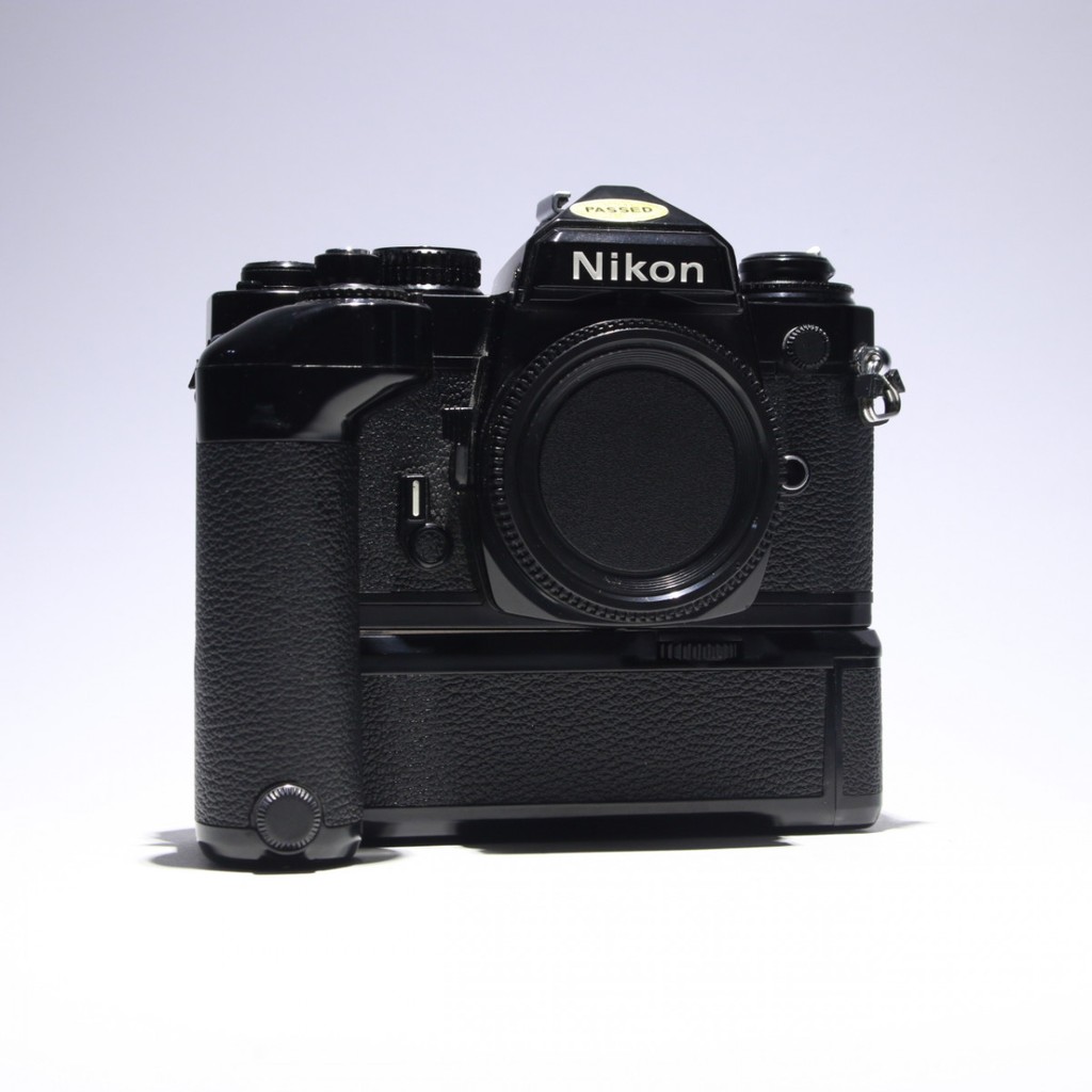 値下げ！〈美品＋〉Nikon FE2 35mmカメラ MD-12モータードライブ Nikon FE2 Camera with MD-12 Motor Drive | Blue Moon Camera