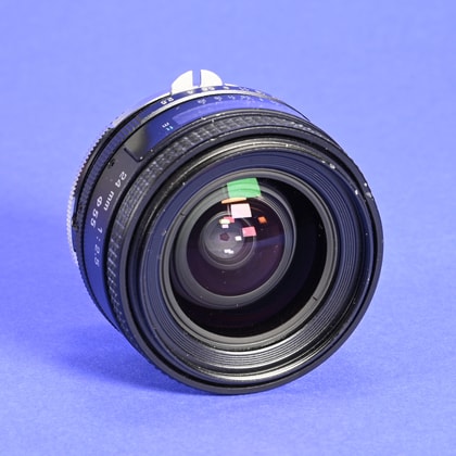 Vivitar 28mm f2.5 Auto Wide-Angle Lens for Nikon Non-AI | Blue
