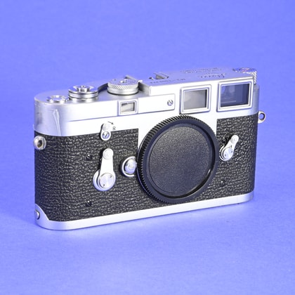 Leica 35mm f2 Summicron-M v4 Lens - Excellent Wide Angle Lens