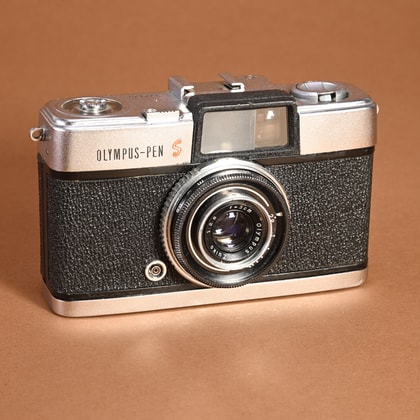 Olympus 40mm f1.4 G.Zuiko Auto-S Lens for Olympus Pen F | Blue
