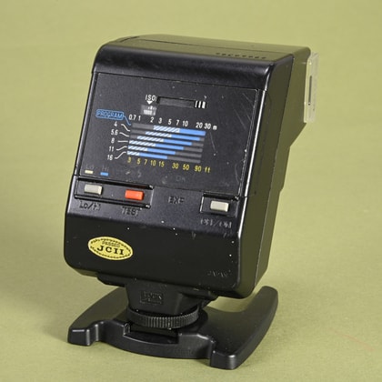 Minolta 100-300mm f/4.5-5.6 AF APO Tele Zoom (A-Mount) | Blue Moon