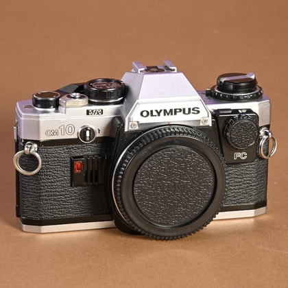 Olympus OM2000 Camera | Blue Moon Camera