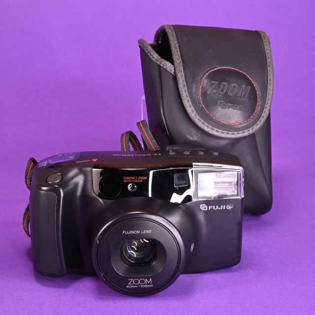 Fuji FZ-2000 Zoom Date Camera