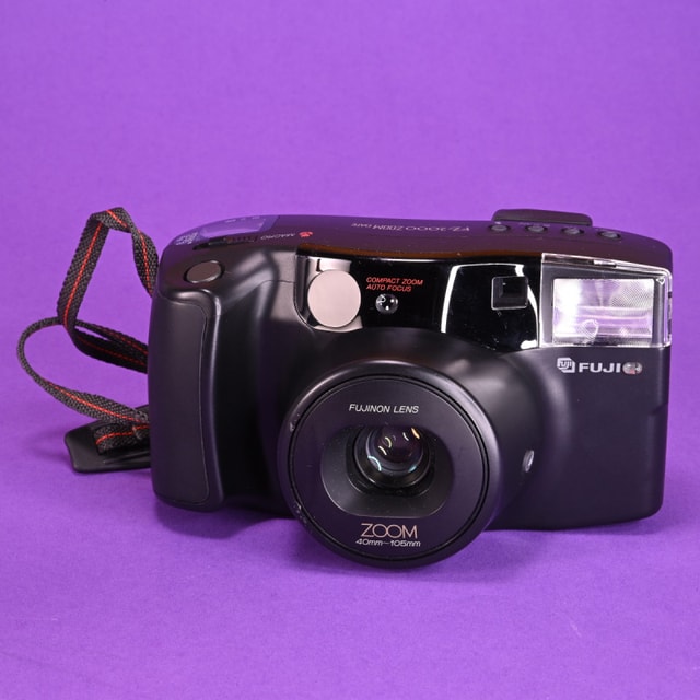 Fuji FZ-2000 Zoom Date Camera
