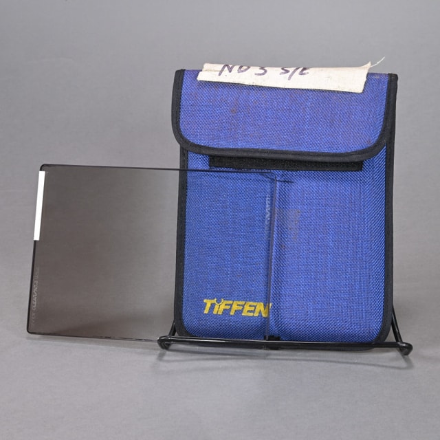 Tiffen Clear/ND.3 Soft Graduated (Vertical Orientation) Glass Filter - 4 x 5.65"