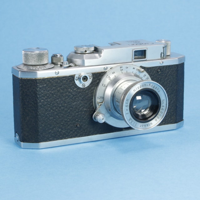 Canon Seiki-Kogaku J-II Camera with 5cm f3.5 Lens and Rare Bakelite Hood with Case