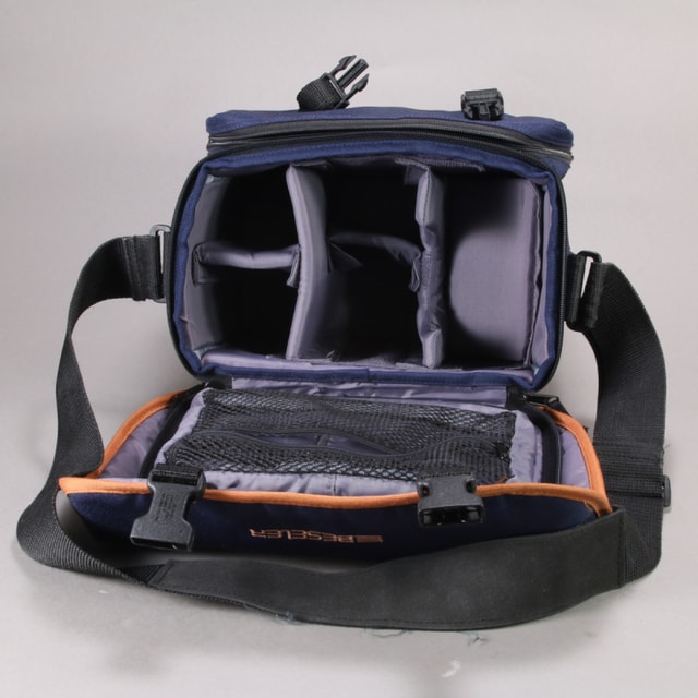 Beseler Shoulder Bag - Navy / Tan