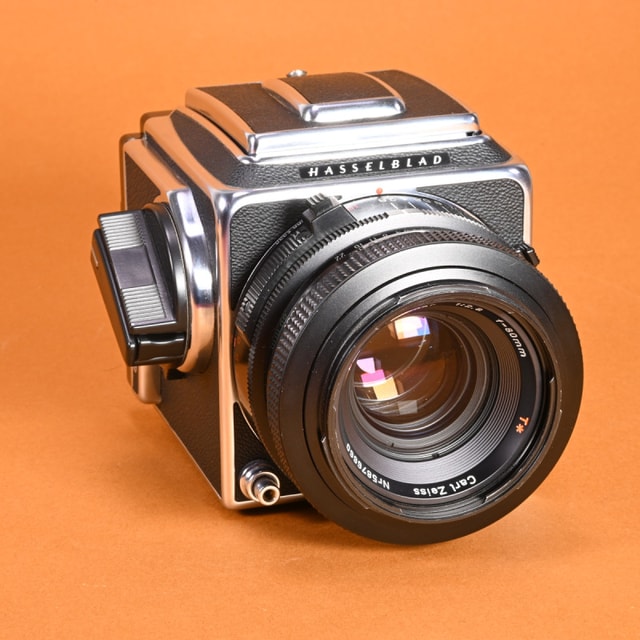 Hasselblad 2000FC/M Camera with 80mm f2.8 Planar F T* Lens