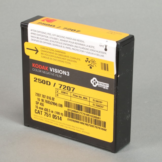 Kodak Vision3 250D - 16mm Film - 100' Roll