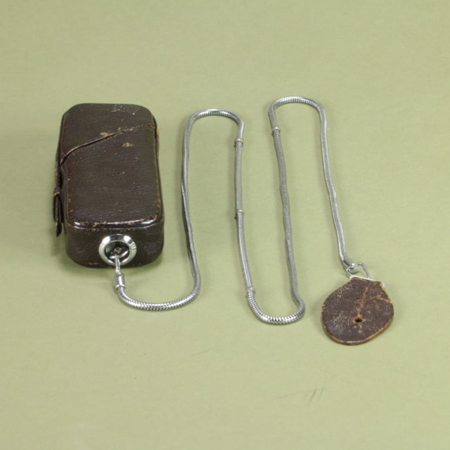 Leather Case for Minox A or III with Chain (Metric)