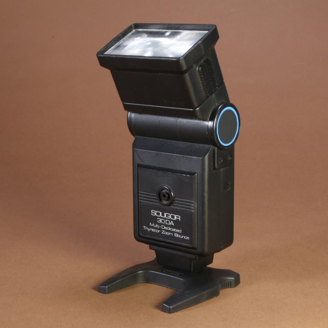 Soligor 30DA Multi-Dedicated Thyristor Zoom Flash