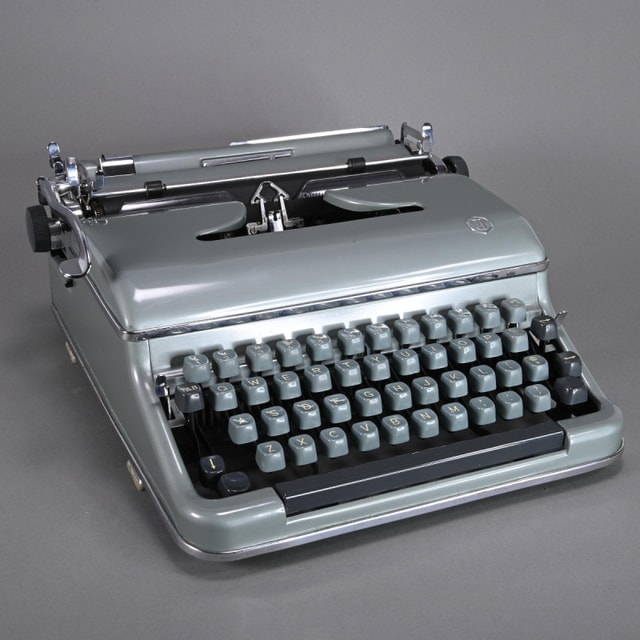 Torpedo Model 18b Typewriter