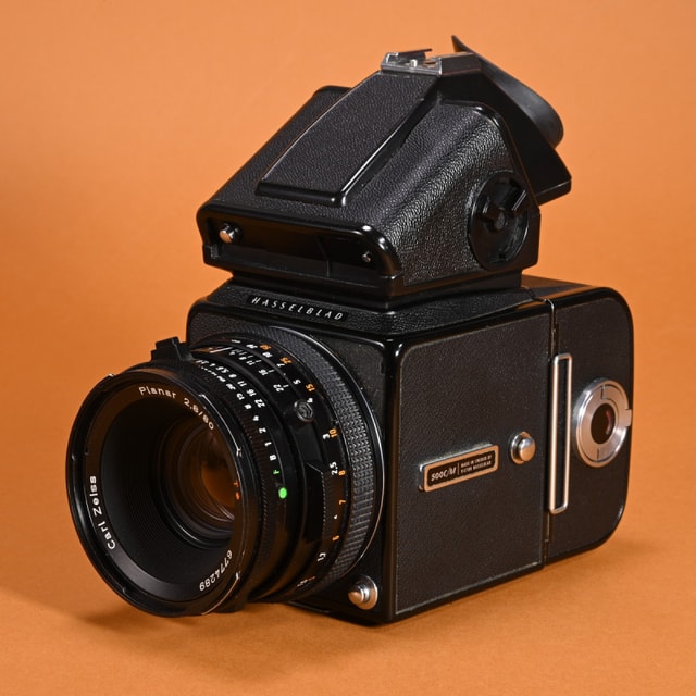 Hasselblad 500C/M Camera with Planar 80mm f2.8 CF and A12 Back - Black