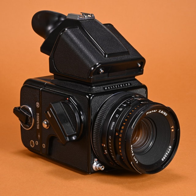 Hasselblad 500C/M Camera with Planar 80mm f2.8 CF and A12 Back - Black