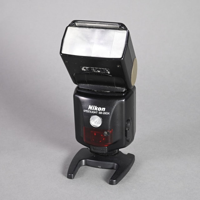 Nikon Speedlight SB-28DX Flash