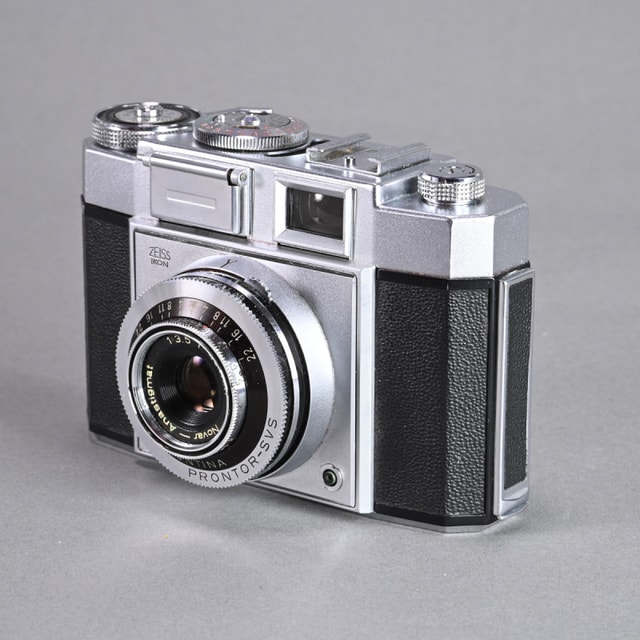 Zeiss Ikon Contina II (527/24) Camera