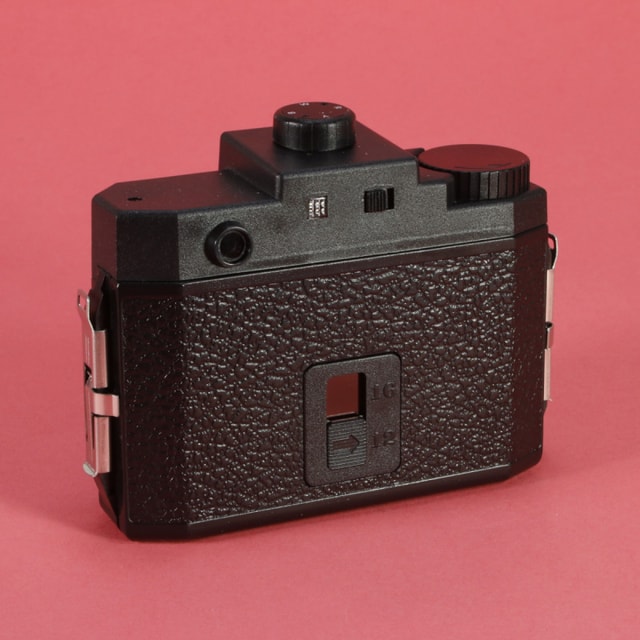 Holga 120GCFN - Glass Lens With Color Flash