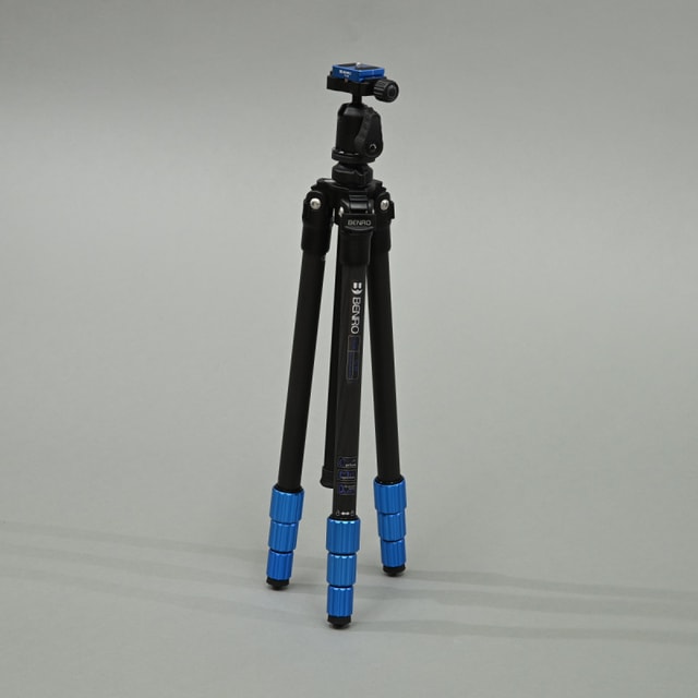Benro TSL08CN00 Slim Carbon-Fiber Tripod with Ball Head