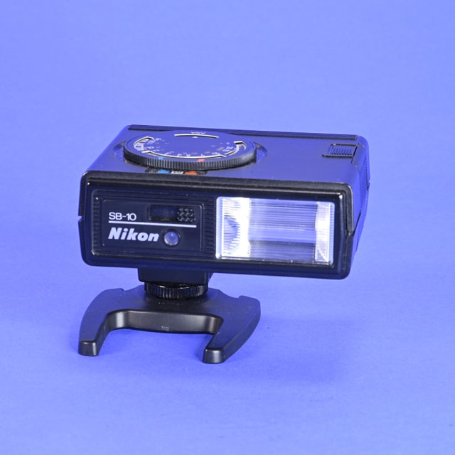 Nikon Speedlight SB-10 Flash