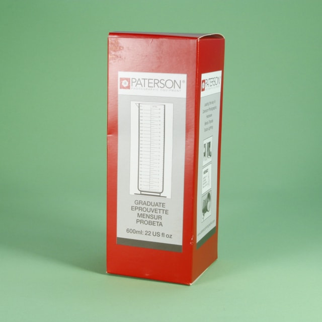 Paterson Measuring Graduate 600ml / 22 fl oz