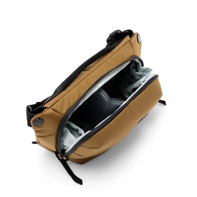 Peak Design Everyday Sling 3L Bag - Coyote
