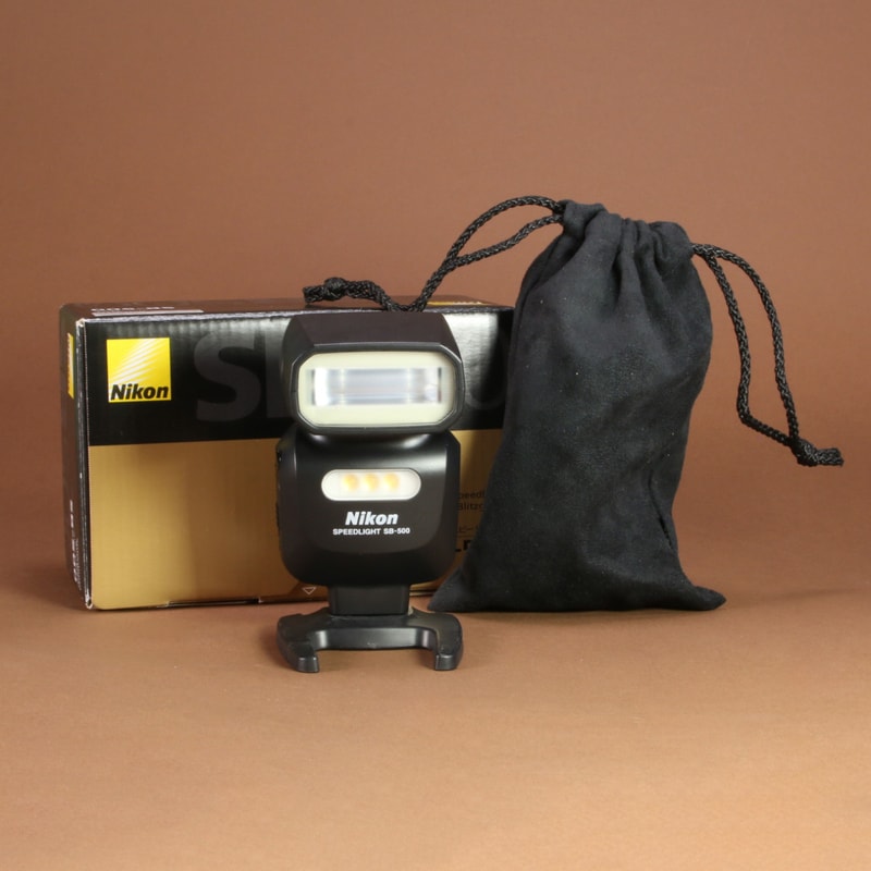 Flash Nikon SB-500 - Speedlight I-TTL Avec LED Vidéo - Nombre Guide 24 (ISO100) - Compatible Commande Sans Fil Intégrée - 7