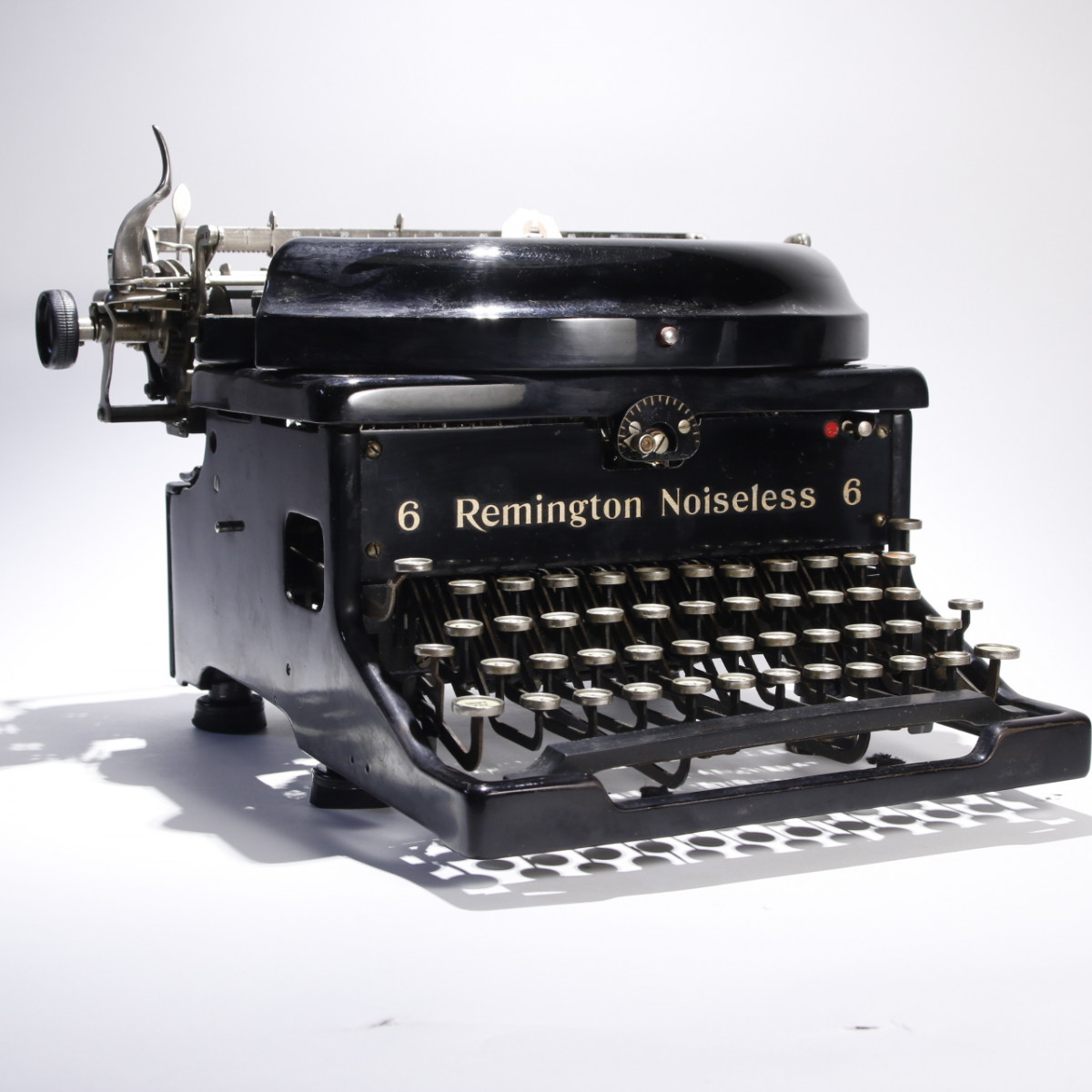 Remington Noiseless Number Six Desktop Typewriter - Decor Only