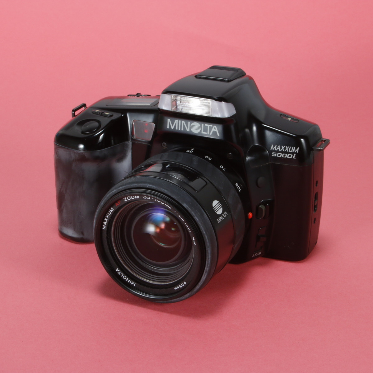 Minolta Maxxum 5000i Camera with 35-105mm f3.5-4.5 AF Zoom Lens 