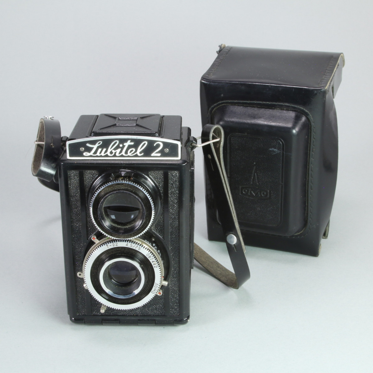 LOMO Lubitel 2 Vintage Medium Format Camera | Blue Moon Camera