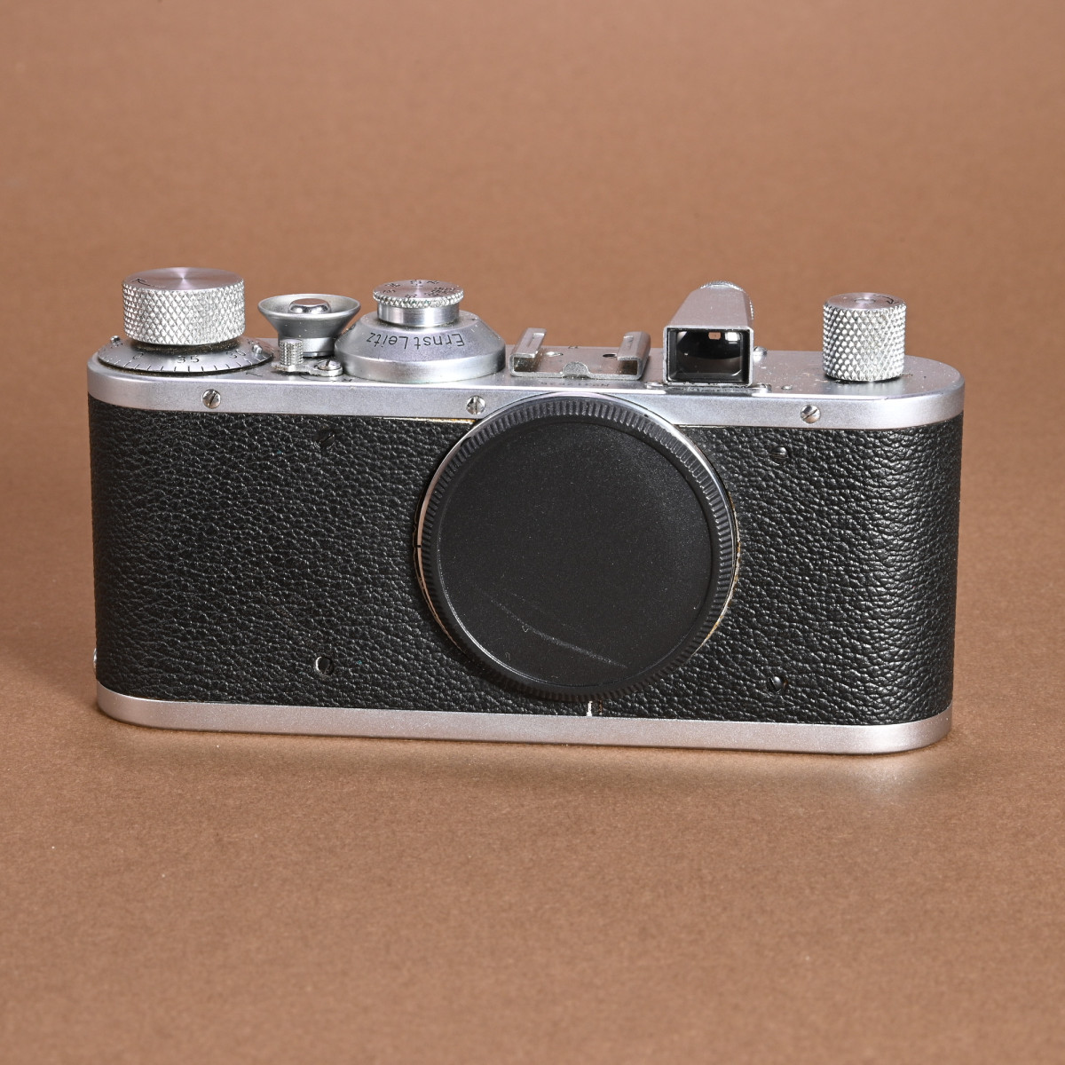 Leica Standard Model E 35mm Screw-Mount Camera (1939) | Blue Moon
