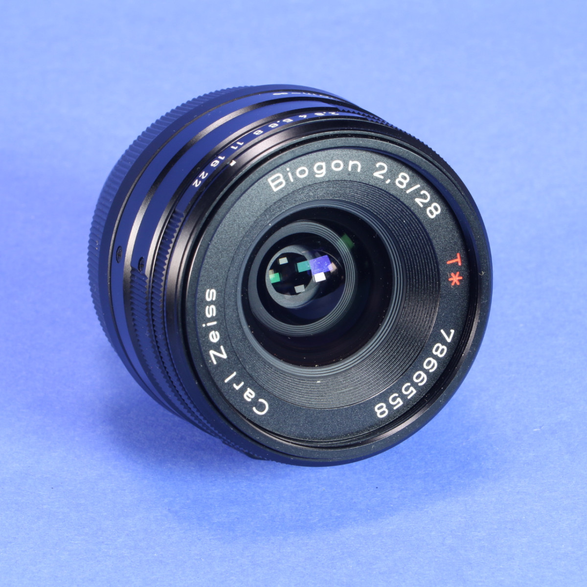 Carl Zeiss 28mm f2.8 Biogon T* Lens for Contax G2 - Black | Blue 